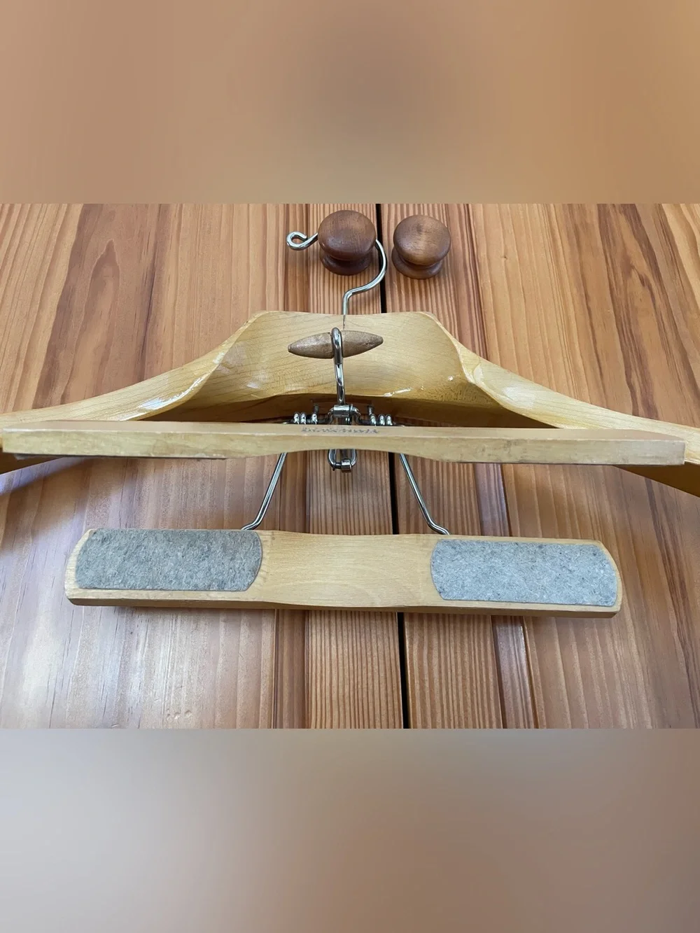 Setwell Vintage Wooden French Collar Deluxe Suit Hanger with Pant Clamp
